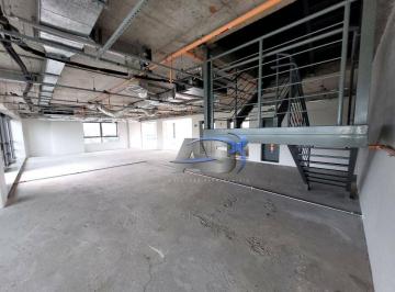 9425ce4f05ecb84712ab51da1a20cb2f427b9a4e · Cobertura Comercial Triplex com 830m² , Linda vista para o Jockey Clube e Jardins, com vagas