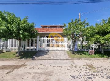 Casa · 224m² · 3 Quartos · 1 Vaga · CASA EM REGIÃO DE MORADORES FIXOS EM NOVA TRAMANDAÍ