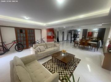 Casa · 401m² · 4 Quartos · 5 Vagas · Casa para Venda em Serra, Castelândia, 4 dormitórios, 1 suíte, 4 banheiros, 5 vagas