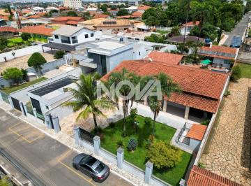 Casa de 5 quartos, Vicente Pires · Casa Reformada - 5 suítes - Lote de 1000 m² - Com piscina e jardim e lazer