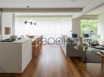 Sala · Apartamento com 2 suítes à venda no Invert campo belo