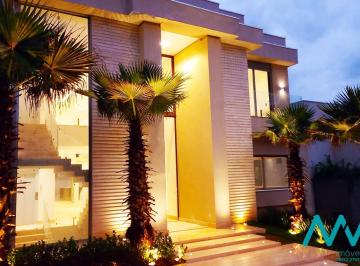 Casa · 744m² · 4 Quartos · 9 Vagas · Alphaville 1 - Casa Magnífica e Deslumbrante!