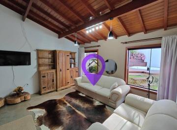 ca1fe3905a0b40950c458f9f94c7a708098b09e5 · Casa de 348m² à venda no bairro Pousada dos Campos I, Pouso Alegre. 4 dormitórios, jacuzzi e área go