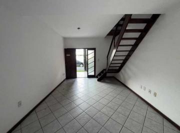 Casa · 120m² · 4 Quartos · 1 Vaga · Oportunidade! Casa de 4 quartos, 3 banheiros, condomínio fechado e vazia.