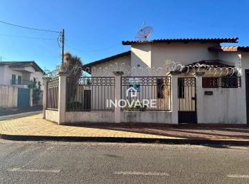 16b7e1ea20bdc2be9e17b5be01b4bde67e9be382 · Casa com 3 dormitórios, 198 m² - venda por R$ 650.000,00 ou aluguel por R$ 3.500,00/mês - Setor Cent