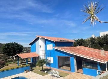 Casa · 349m² · 4 Quartos · 3 Vagas · Casa para locação no Condomínio Jardim das Palmeiras em Bragança Paulista-SP