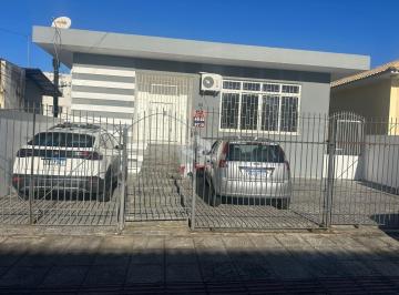 Casa · 357m² · 7 Quartos · 3 Vagas · Casa residencial com 7 dormitórios, sendo 3 suítes, 3 vagas de garagem no bairro Trindade em Florian