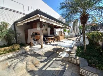 Apartamento · 230m² · 4 Quartos · 3 Vagas · Apartamento com 4 dormitórios sendo 2 suítes á venda em Santana.