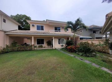 dca339f5d141fb39dd686de37a23ce03dfe33fad · Casa com 4 suítes à venda, 233 m² por R$ 1.150.000 - Camorim