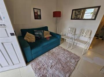 Casa · 72m² · 1 Quarto · Sobrado na Água Rasa.