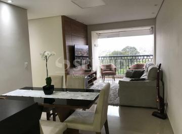 Apartamento · 72m² · 3 Quartos · 2 Vagas · Apartamento à venda na Vila Castelo, com 03 quartos sendo 01 suíte.