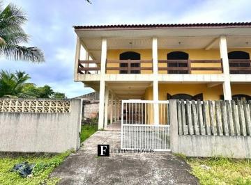 Casa · 202m² · 3 Quartos · 2 Vagas · Sobrado a venda perto do mar