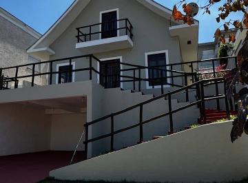 Casa · 166m² · 3 Quartos · 4 Vagas · VENDA - Casa Charmosa em Valville I Vista Panorâmica para a Montanha Verde
