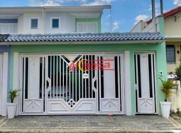 Casa · 198m² · 3 Quartos · 4 Vagas · "Sobrado Espetacular Porteira Fechada com 3 Suítes e Área de Lazer Completa