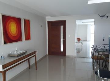 Casa de 3 quartos, Juiz de Fora · Bairro Aeroporto: Ótima casa Triplex 3 quartos 2 suítes d+ dp 2 garagens