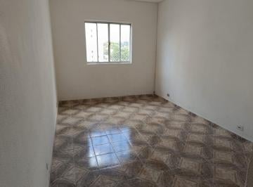 sala · Apartamento em Perdizes com 01 dormitórios sem garagem e sem elevador.