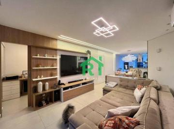 Sala · Apartamento com 3 quartos (1 suíte), 1 vaga e lazer à venda em Jardim Astúrias, Guarujá