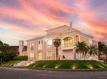 Casa · 630m² · 6 Quartos · 4 Vagas · Excelente Casa de Alto Padrão com 6 Suítes - 60 Metros da Praia Jurerê Internacional