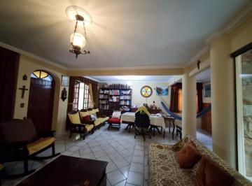 10- · Casa Residencial de 4 dorms no bairro Balneário