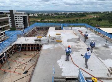 Apartamento de 4 quartos, Brasília · 3 ANDAR HOLL PRIVATIVO-  VAZADO- FRENTE- 194M ÚTIL  -  ELEVADOR NA SALA TOP 