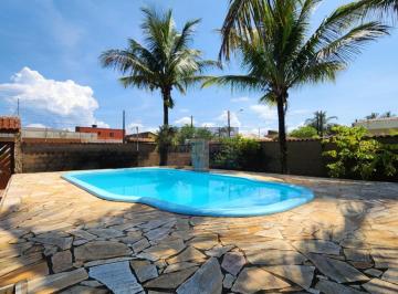 Foto 01 · Casa à venda em Itanhaém-SP, bairro Guacira: 3 quartos, 1 suíte, 2 salas, 8 vagas de garagem, 135m² 