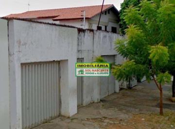 90899a83aa4d223e4920c9a3c5e251aecd933df7 · CASA COM 5 QUARTOS, 3 SUÍTES, 2 SALAS, QUINTAL AMPLO, VARANDA, IDEAL PARA COMERCIAL.