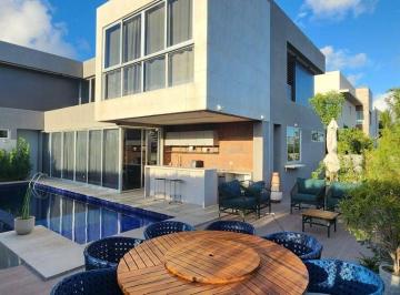 Casa · 380m² · 4 Quartos · 2 Vagas · Casa com 4 quartos à Venda, Lot. Bela Vista, - Cabedelo