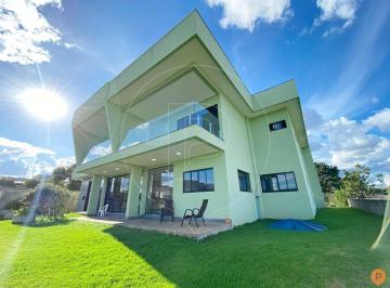 Casa de 4 quartos, Caldas Novas · Sobrado em Condomínio para venda localizado em Caldas Novas, Go.