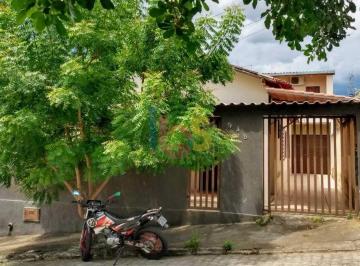 Casa · 200m² · 4 Quartos · Vendo Casa com 4/4 em Ipiaú 