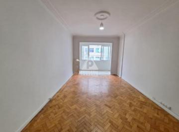 Apartamento · 123m² · 3 Quartos · Apartamento em Copacabana – 3 Quartos, 1 Suíte e Varanda, Perto da Praia!