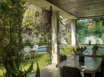 Casa · 328m² · 4 Quartos · 5 Vagas · Casa a venda no jardim Leonor com 4 quartos sendo 2 suites.