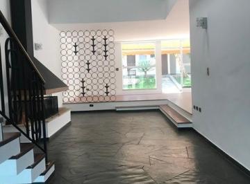 4647433c-0473-41dd-910f-4daa75ae1665-IMOBILIARIA_NEWTON_ALVAREZ_SOBRADO_JARDIM_DA_SAUDE_102838.JPG · DIVERSIDADE DE COMÉRCIOS, COLÉGIOS, HOSPITAIS, AV. BANDEIRANTES.