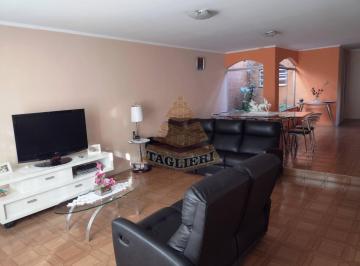 Casa · 217m² · 3 Quartos · 5 Vagas · CASA TÉRREA AMPLA JARDIM TÊXTIL