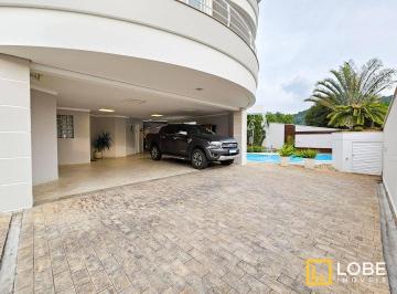 1adac71063fc2d4bfeaf0836551b26a059a8e30b · Casa Exclusiva com Piscina e Arquitetura Charmosa no Bairro da Velha