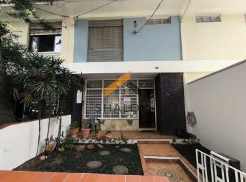 Casa · 165m² · 3 Quartos · 3 Vagas · Sobrado a Venda em de Frente Linda Praça!