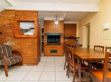 Casa · 385m² · 4 Quartos · 3 Vagas · Casa de 4 dormitórios no Bairro Petrópolis.