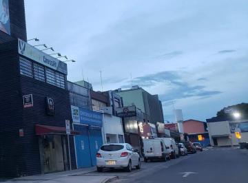 Comercial · 750m² · 1 Quarto · Prédio CRS 7