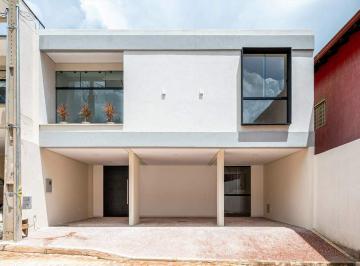 Casa · 240m² · 4 Quartos · 2 Vagas · CASA DE ALTO PADRÃO A 300m DA EPTG, ACEITA TROCA POR APARTAMENTO EM ÁGUAS CLARAS.