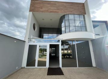 Comercial · 550m² · Espaçosa Casa Comercial 550m² na Vila da Rainha