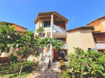 Casa · 160m² · 4 Quartos · 2 Vagas · Oportunidade Única: Casa Duplex Mobiliada em Condomínio Próximo à Praia de Aruana