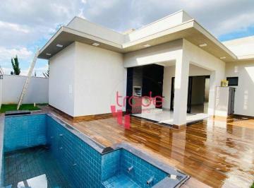 e8824c029e8d391540f8f85766e05ba1c362192b · Casa à Venda de 03 Quartos no Bairro Portal da Mata com Ribeirão Preto com Piscina.