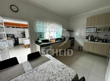 Casa · 300m² · 4 Quartos · 4 Vagas · 04 dormitórios, sendo 03 suítes, 04 vagas