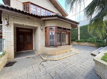 Casa · 520m² · 6 Quartos · 4 Vagas · Casa em Condomínio com piscina.