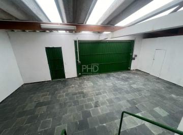 Casa · 270m² · 1 Quarto · 3 Vagas · Galpão Comercial com Casa nos Fundos e Garagem para 3 Veículos em Localização Estratégica São Bernad