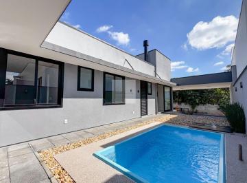 Casa · 163m² · 3 Quartos · 2 Vagas · Casa Térrea a 2 minutos do centro de Blumenau