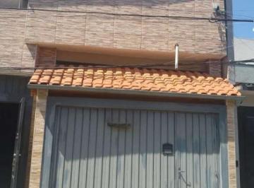 Casa · 249m² · 3 Quartos · 2 Vagas · Ótimo Imóvel para Renda com 3 Casas no Quintal.