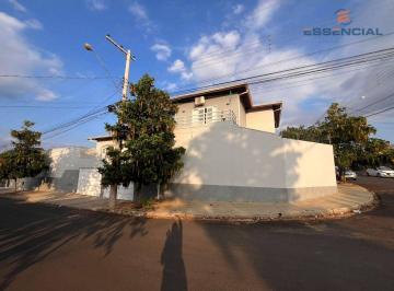 576d4d30ff7087fb74f9d2ca4e0fe022dfdfbbe2 · Casa com 4 dormitórios à venda, 432 m² por R$ 1.350.000 - Vila Nova Botucatu - Botucatu/SP