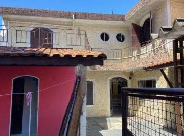 1a70b45af0a628ce5514a4b1cb30bc2b38febafe · Casa terrea, 2 casas no terreno
