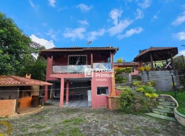 0c2b541fcfb49a0aac137198c557c21de075dcdb · Incrível residência próxima ao Cônego com 300m²