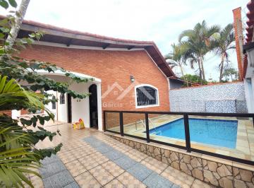 Casa · 119m² · 3 Quartos · 4 Vagas · 
                                Casa em Peruíbe
                            
